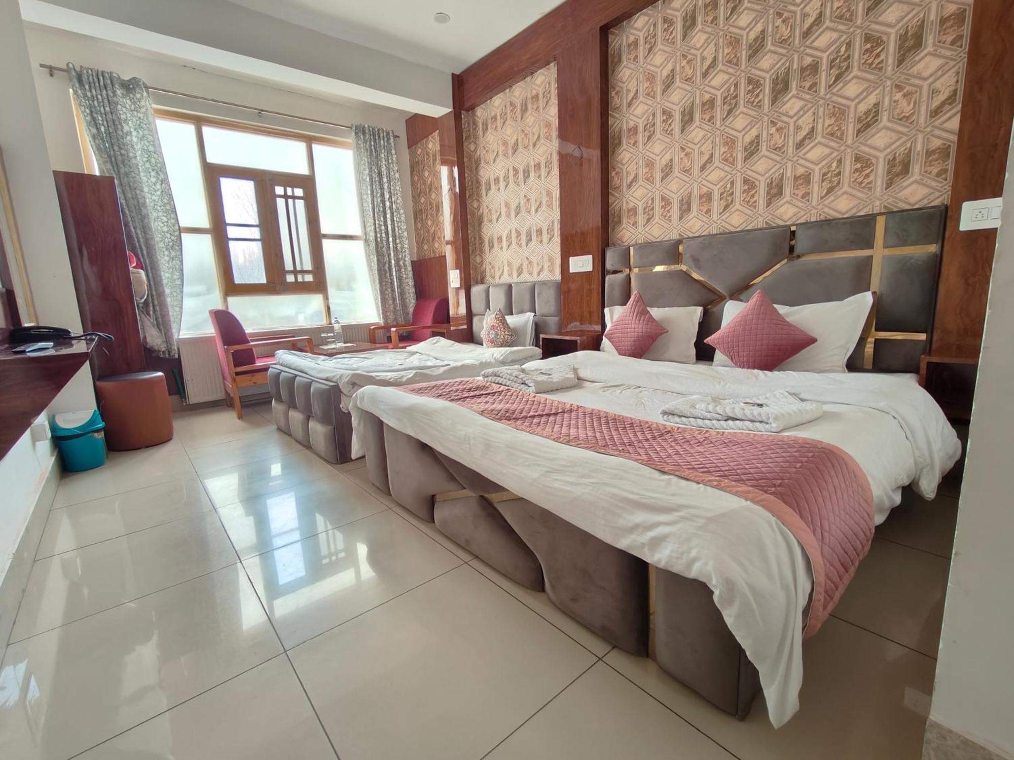 Gulmarg Gs Residency Hotel Zimmer foto